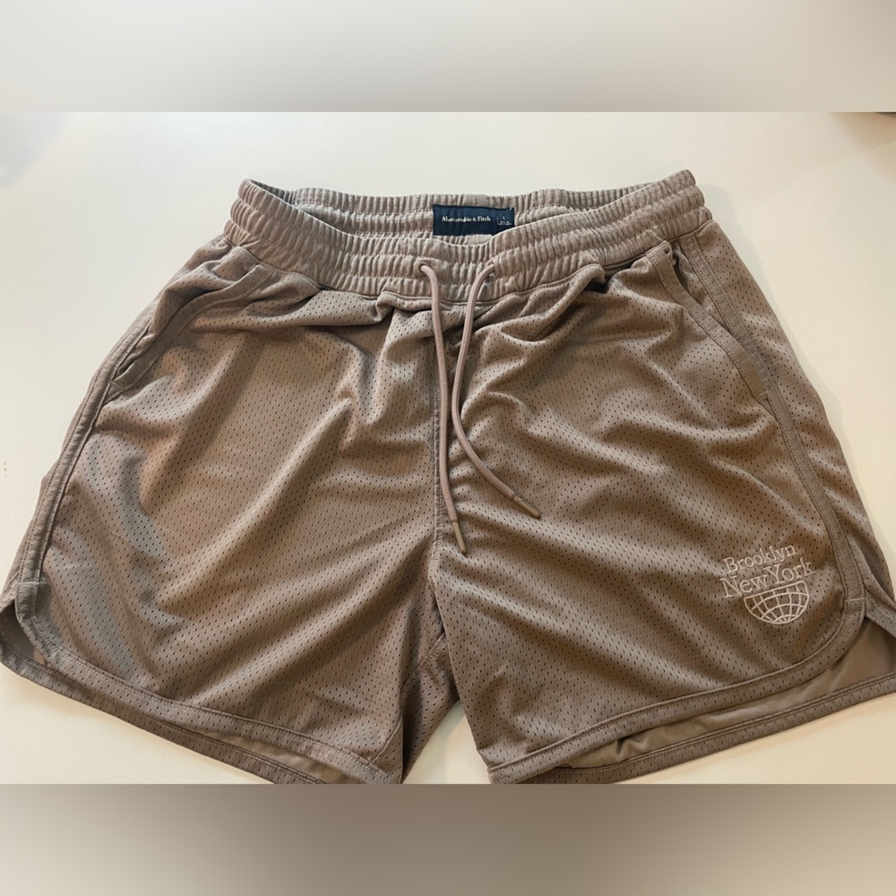 Abercrombie & Fitch Men's Retro Mesh Short 6"